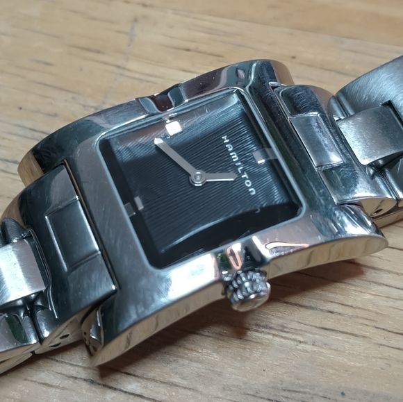 X Hamilton Ladies Quartz watch Textured black dial Curved Cut Crystal Silver . - Picture 3 of 13